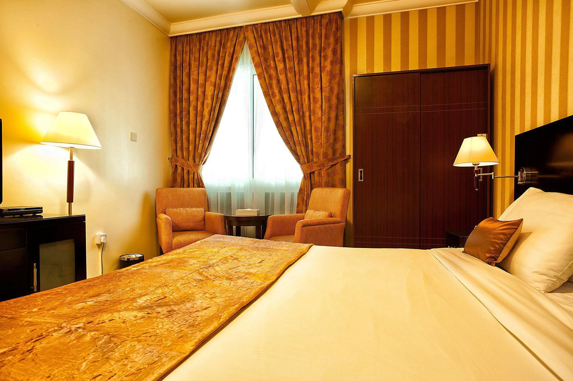 Al Mas Hotel Apartment Дубай Экстерьер фото